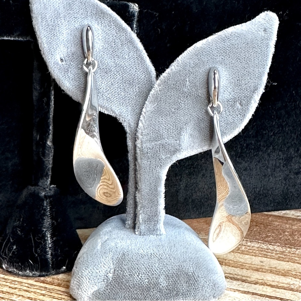 Crown TRIFARI  - Silvertone Dangle Pierced Linear Abstract Earrings MCM